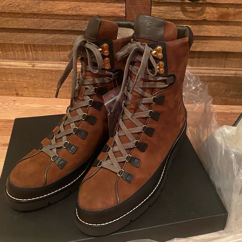 NEW IN BOX J Crew Elsa lace-up hiking style boots in suede rich acorn 8